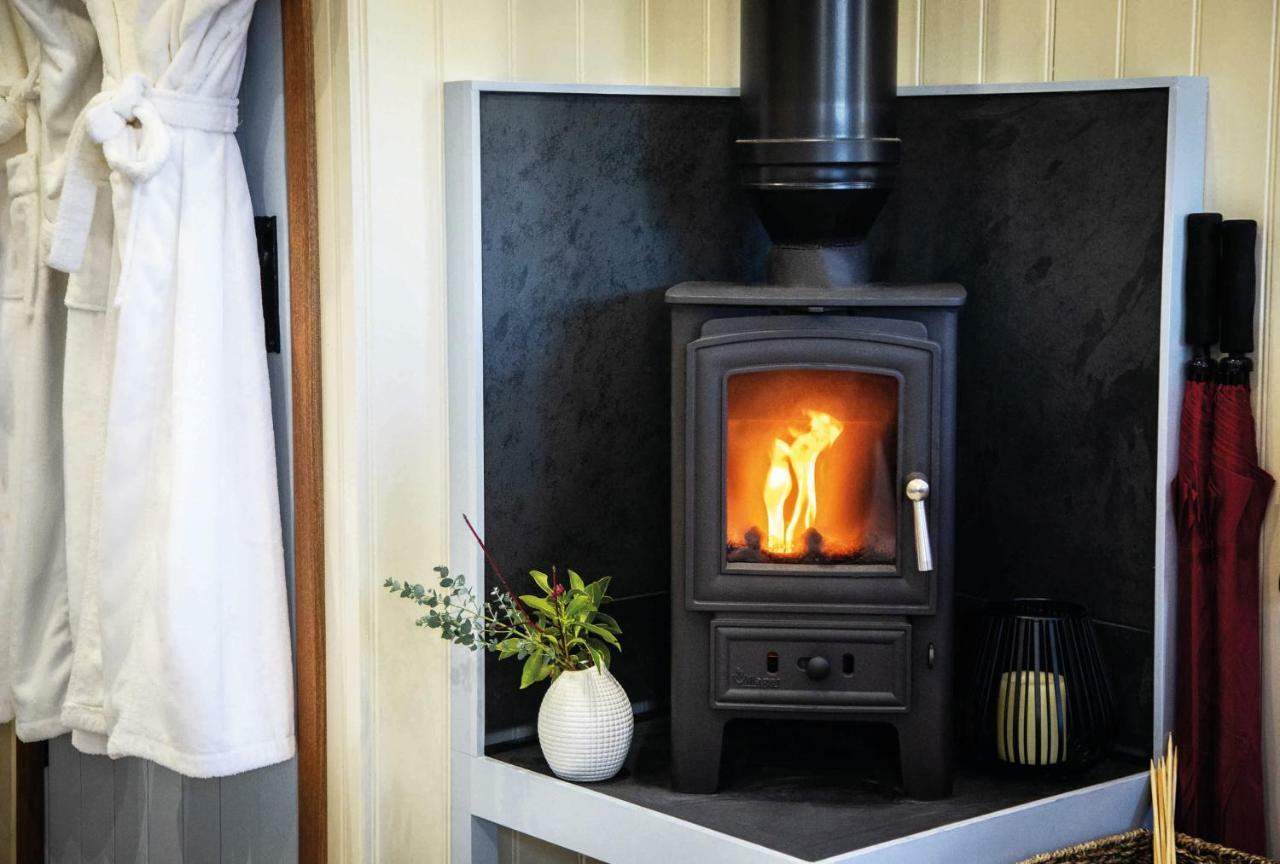 The Merry Harriers Bed and Breakfast Godalming Buitenkant foto